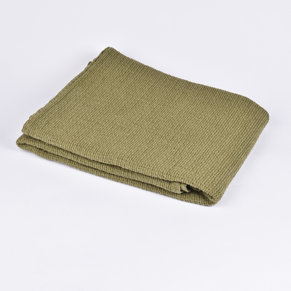 Waffle weave bath towel Dubysa in olive green color, 100X140 cm