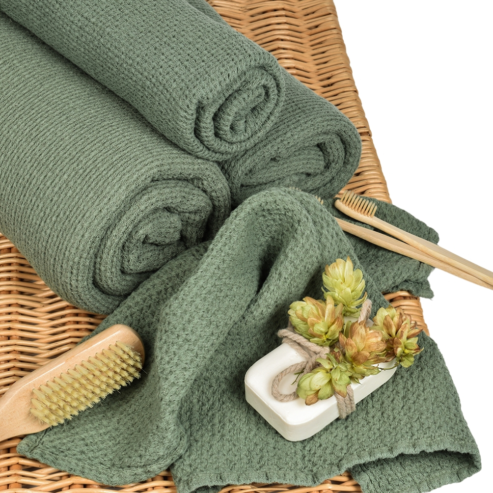 Waffle weave bath towel Dubysa in pale green color, several sizes