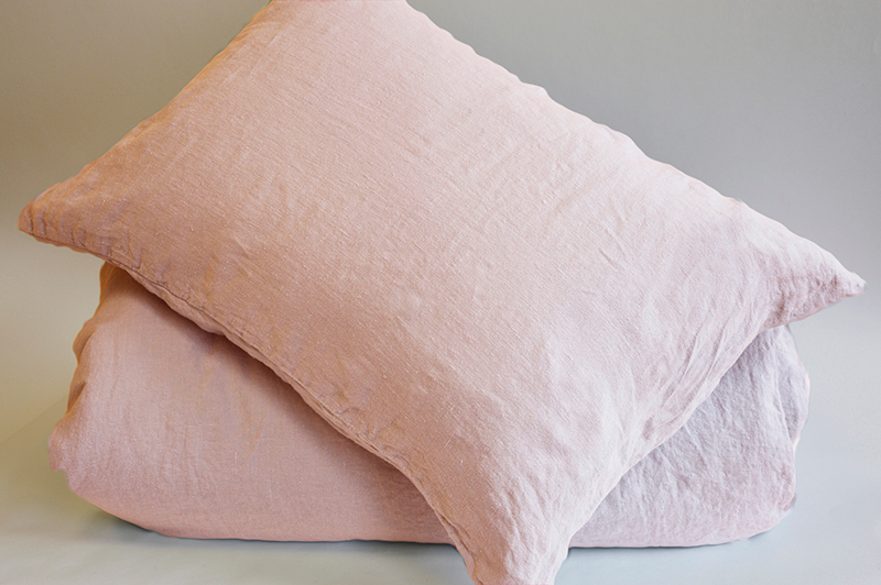 Light pink washed linen bed set, 142x200; 50x70 cm.