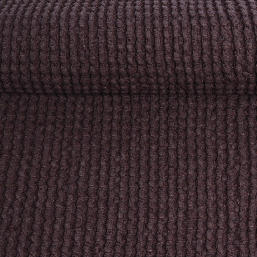 Washed waffle weave fabric in burgundy colours, 310 g/m² (Bale)